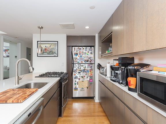 5th image of 1142 31st Ave APT 3B
