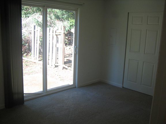 5th image of 12208 118th Ave E APT C