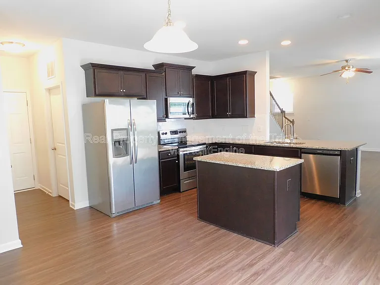 390 Spaulding St — Photo 5