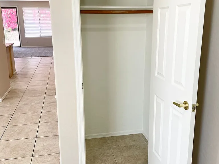 3720 W Rushmore Dr — Photo 6