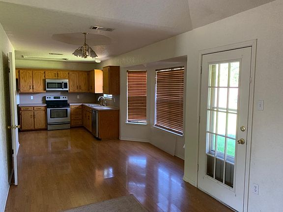 3rd image of 4507 Bluestem Ln
