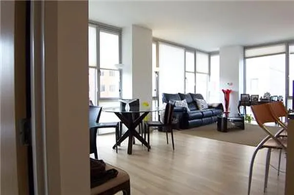 Rented by R New York | media 16