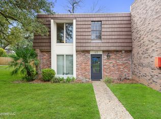 527 Front Beach Dr APT 17, Ocean Springs, MS 39564