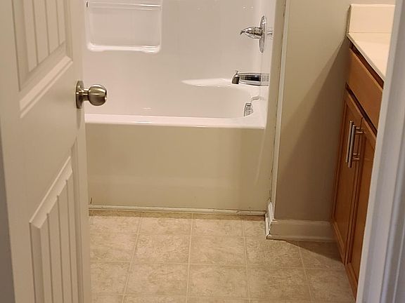 5th image of 1247 Garden Stone Dr