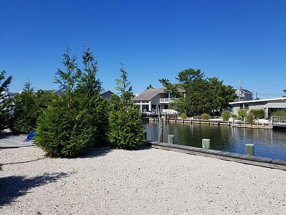 2nd image of 139 Laguna Ln