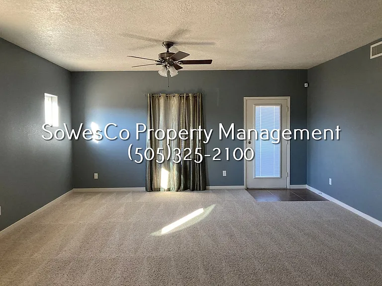 961 Katherine Ave — Photo 7