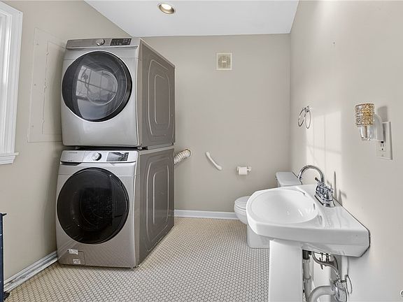 5th image of 2340 Court St
