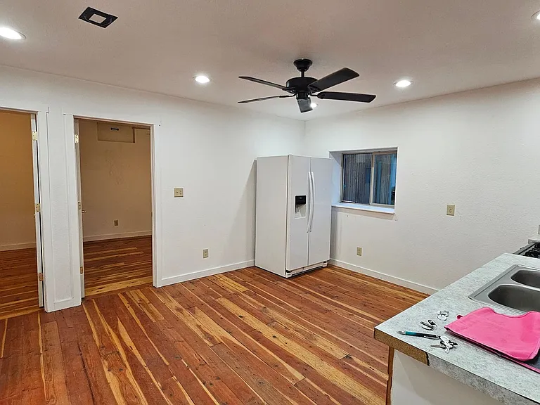 400 Railroad Ave — Photo 32