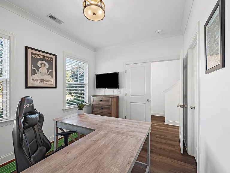 263 Keener Blvd — Photo 6