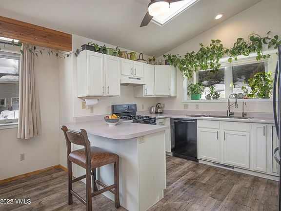 3rd image of 61 Sagebrush Ct