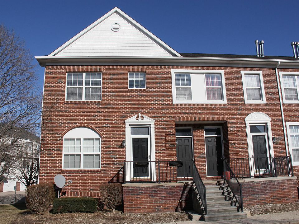 1st image of 43070 Strand Dr