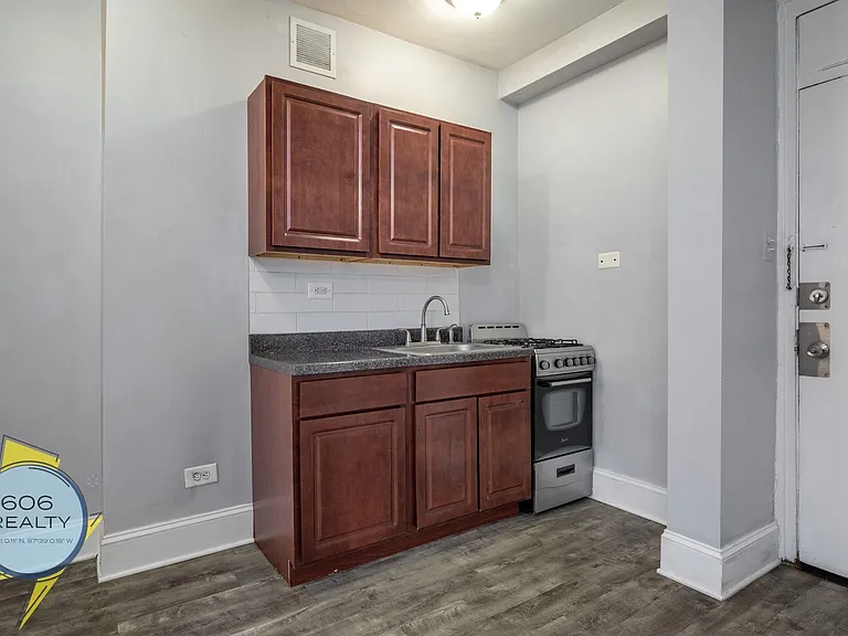 SASH Station Apartments — Photo 5