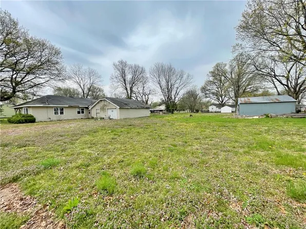 215 W Washington St, Arma, KS 66712
