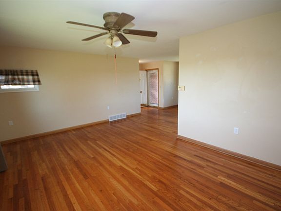 5th image of 707 E State St