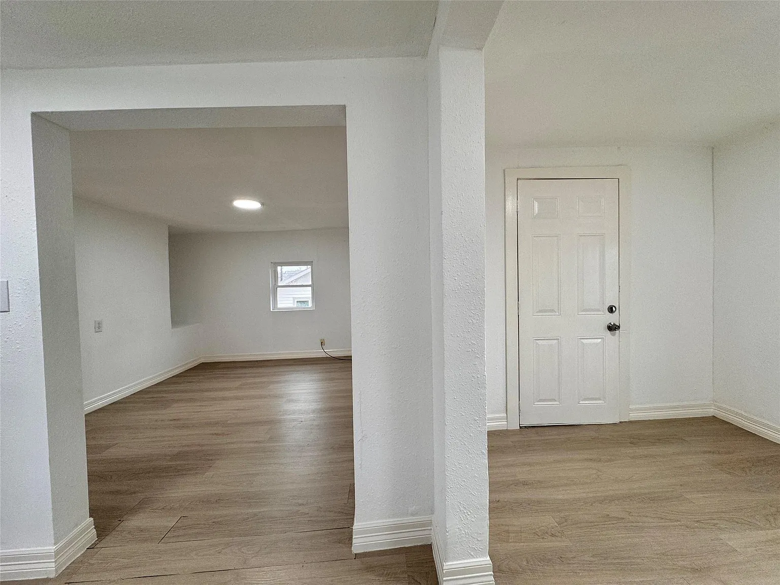 Studio, 1.0 bath, 300 sqft, $775 — Photo 3