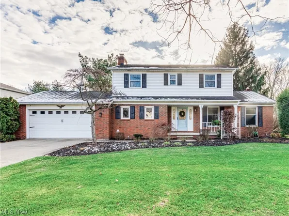 33200 N Burr Oak Dr, Solon, OH 44139