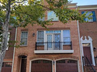 117 Herndon Mill Cir, Herndon, VA 20170