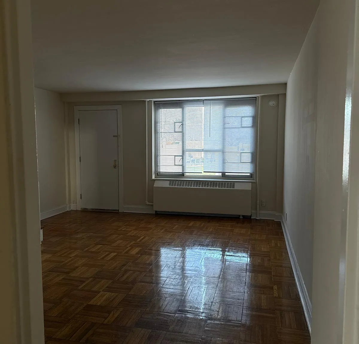 194th St, Fresh Meadows — Photo 4