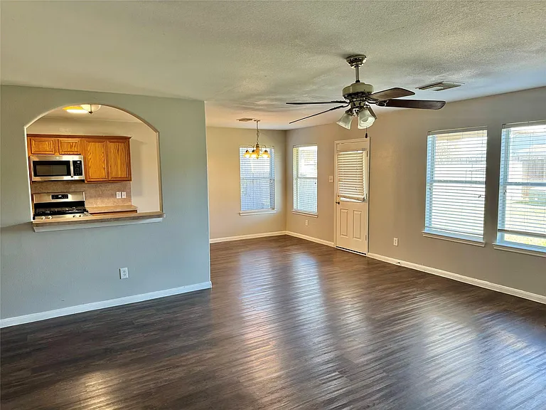 2911 Silver Shore Ln — Photo 3