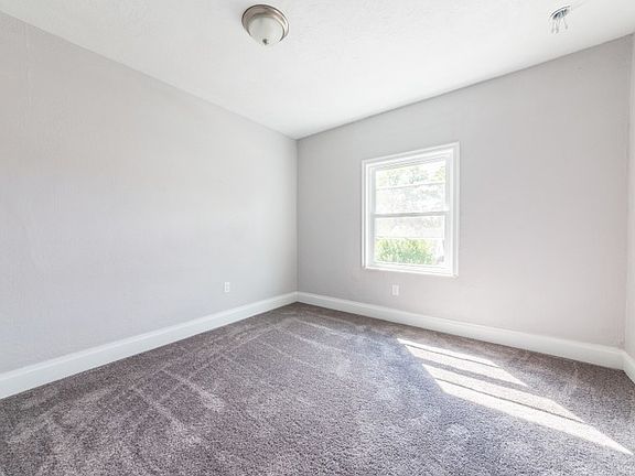 3rd image of 1327 Lettie Hill St