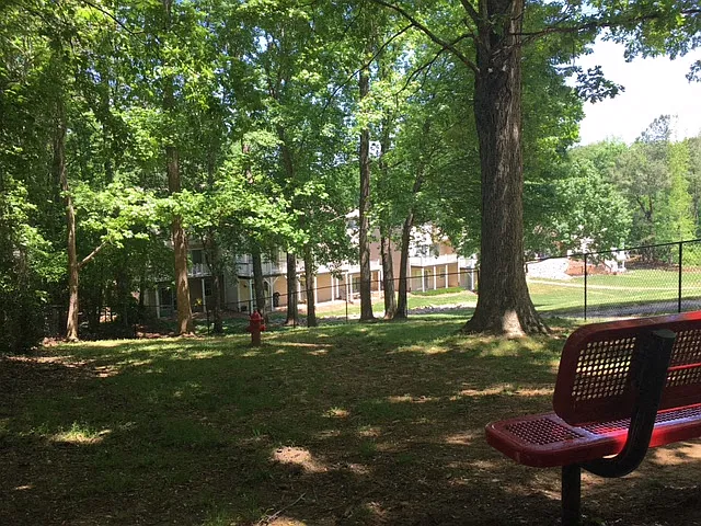 Village of Pickwick — Photo 33