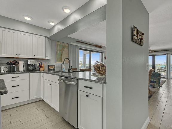 4th image of 1050 N Atlantic Ave APT 203