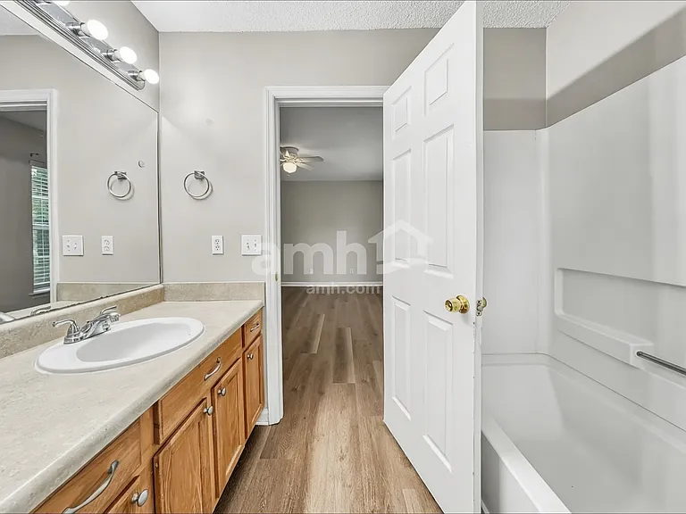 73 W Morningside Dr — Photo 9