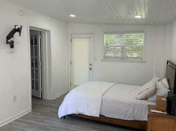 647 W Oak Forest Dr #1, Charleston, SC 29407