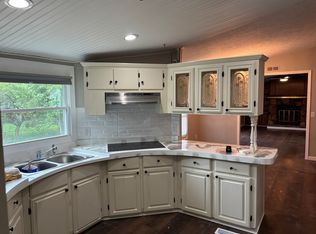 716 Steele Hill Rd NW, New Philadelphia, OH 44663