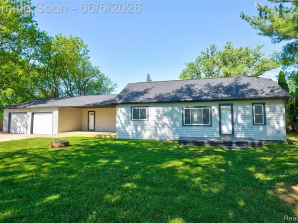 8053 Leadley Ave, Mount Morris, MI 48458