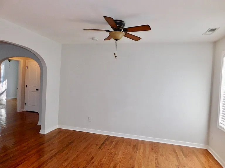 818 E Washington St — Photo 22