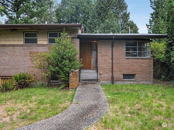 5th image of 13245 40th Avenue NE