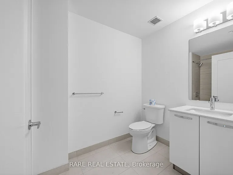 75 James St S #2104 — Photo 12