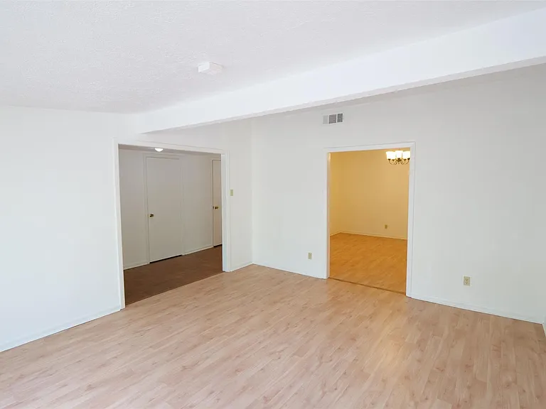 5231 Beechnut St — Photo 5