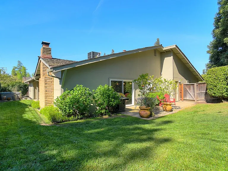 1228 Lantern Ct — Photo 28