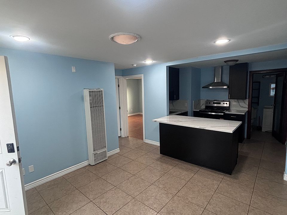 1st image of 10916 Laurel Ave #1/2