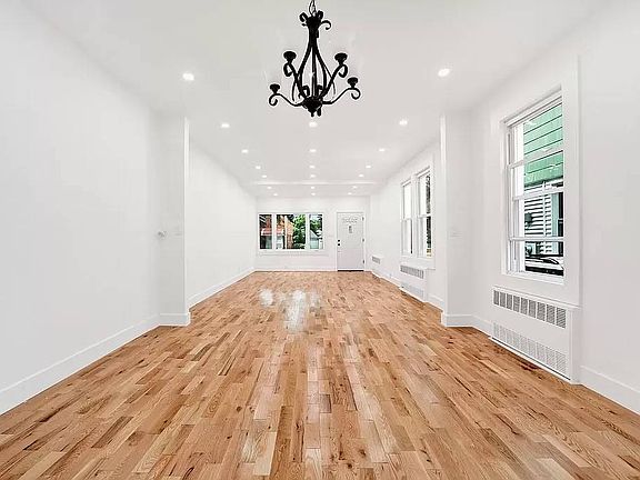 5th image of 1551 E 54th St