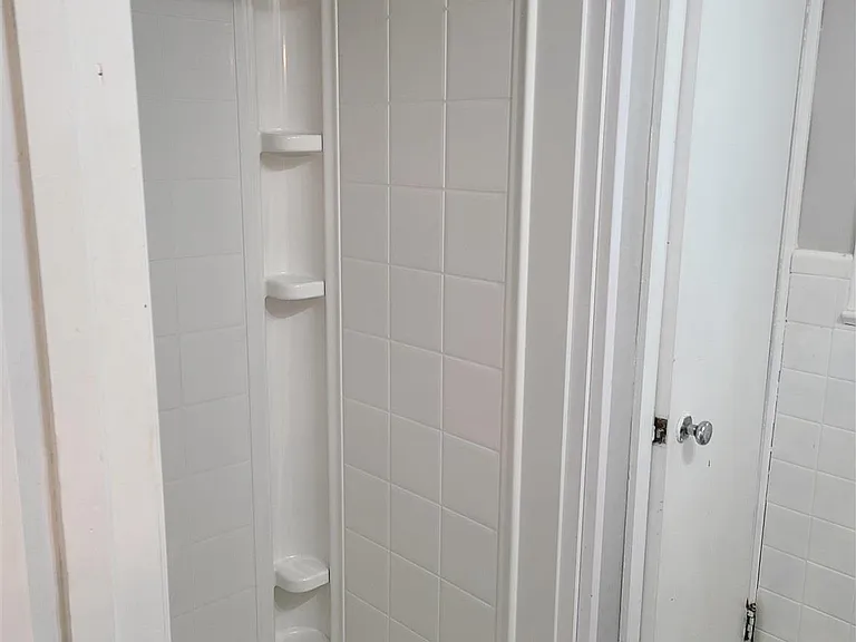 2109 N Spring St — Photo 10