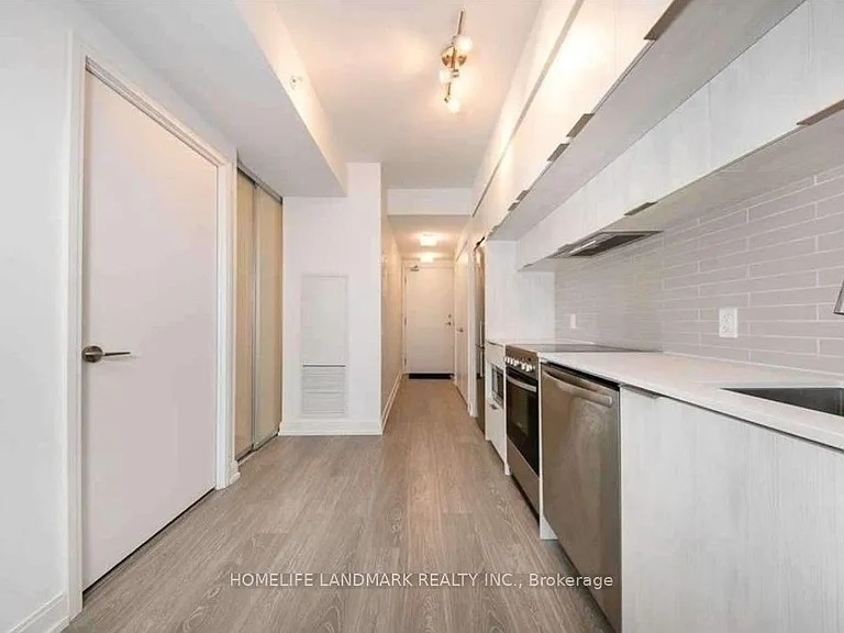 181 Dundas St E #3815 — Photo 4