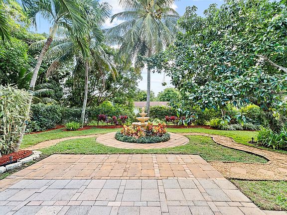 5th image of 946 Alamanda Road