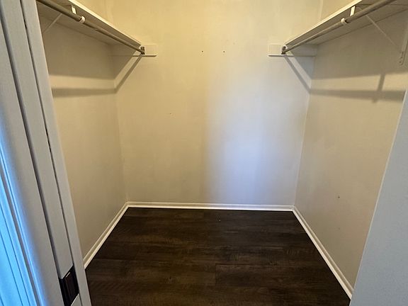 3rd image of 316 Matisse Cir S