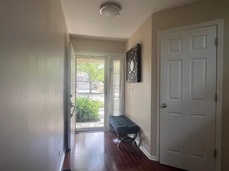 2890 Ashling Ct — Photo 2