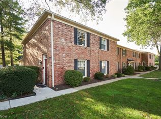 72 Nottoway Ct, Akron, OH 44313
