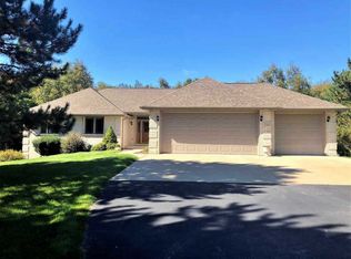2389 Pristine Ln, Green Bay, WI 54313
