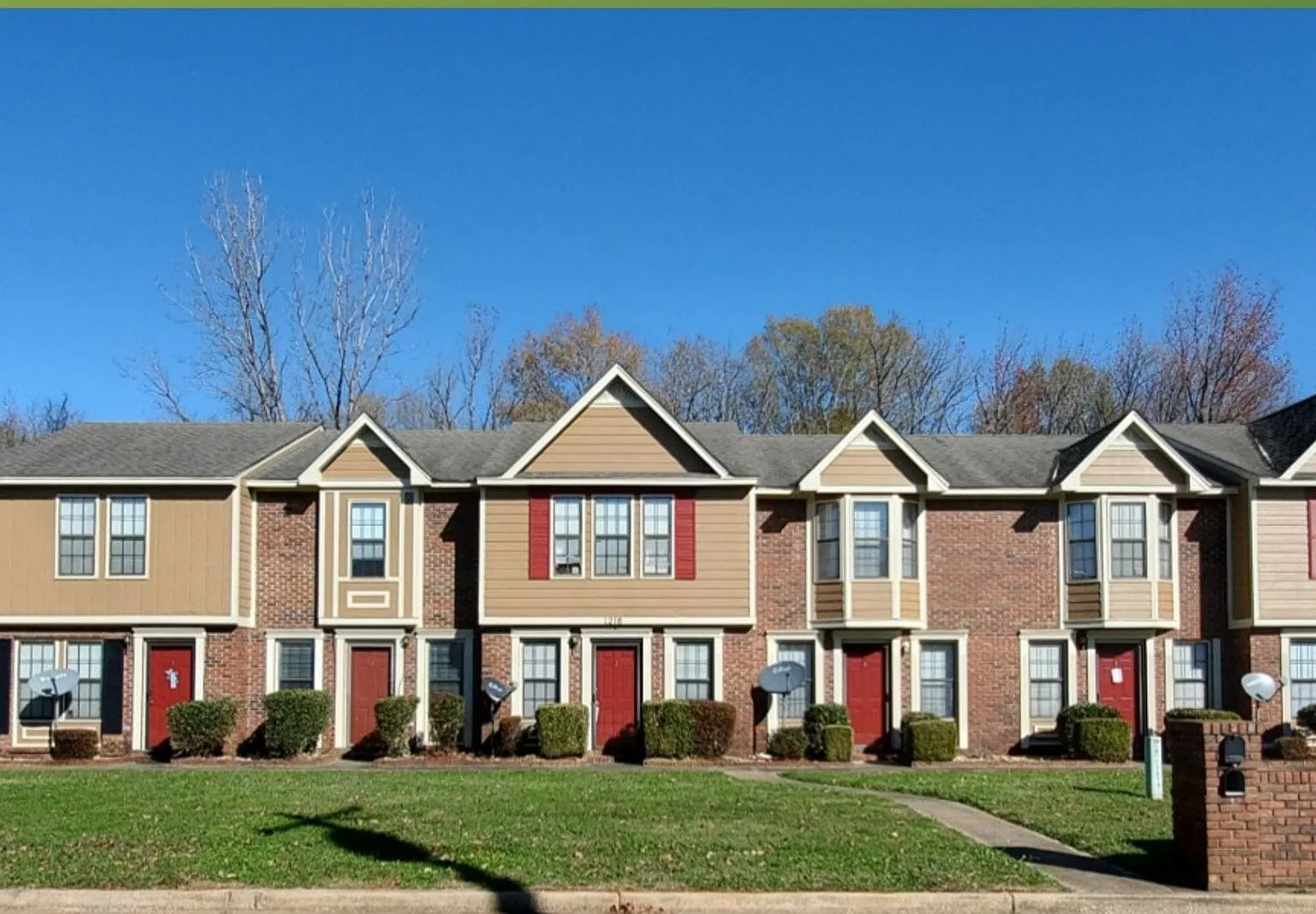 Ashley Manor Townhomes — Photo 1