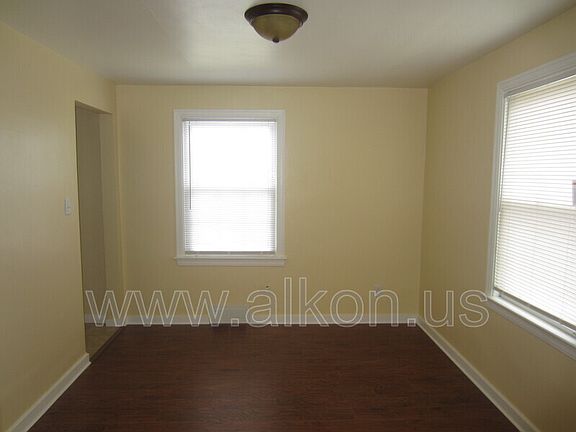5th image of 2411 Webster Ave