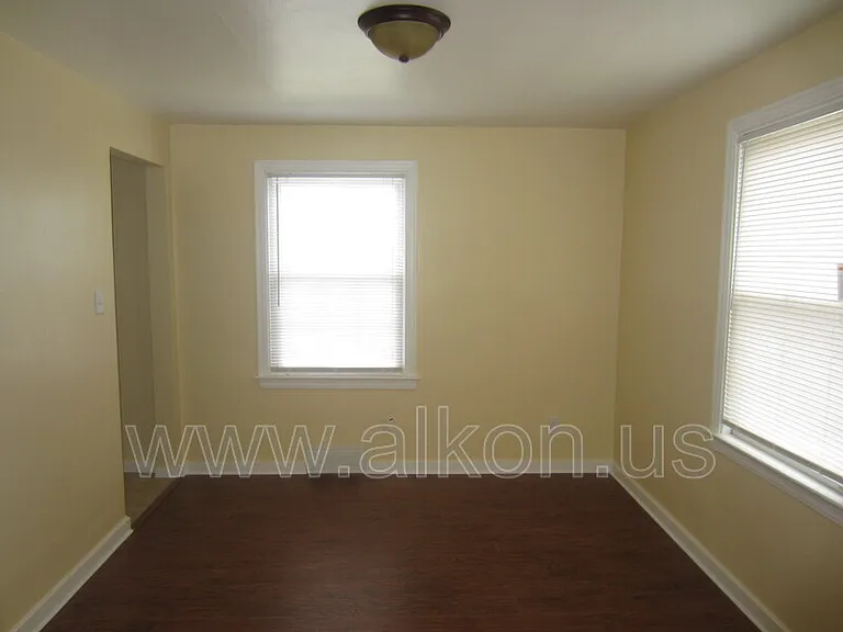 2411 Webster Ave — Photo 5