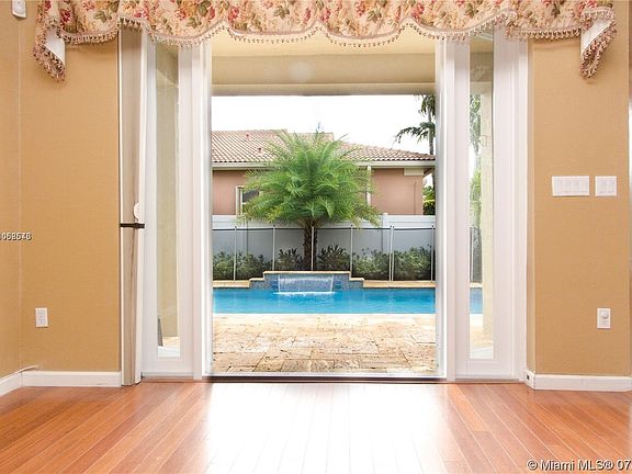 5th image of 3712 NE 19th St #3712