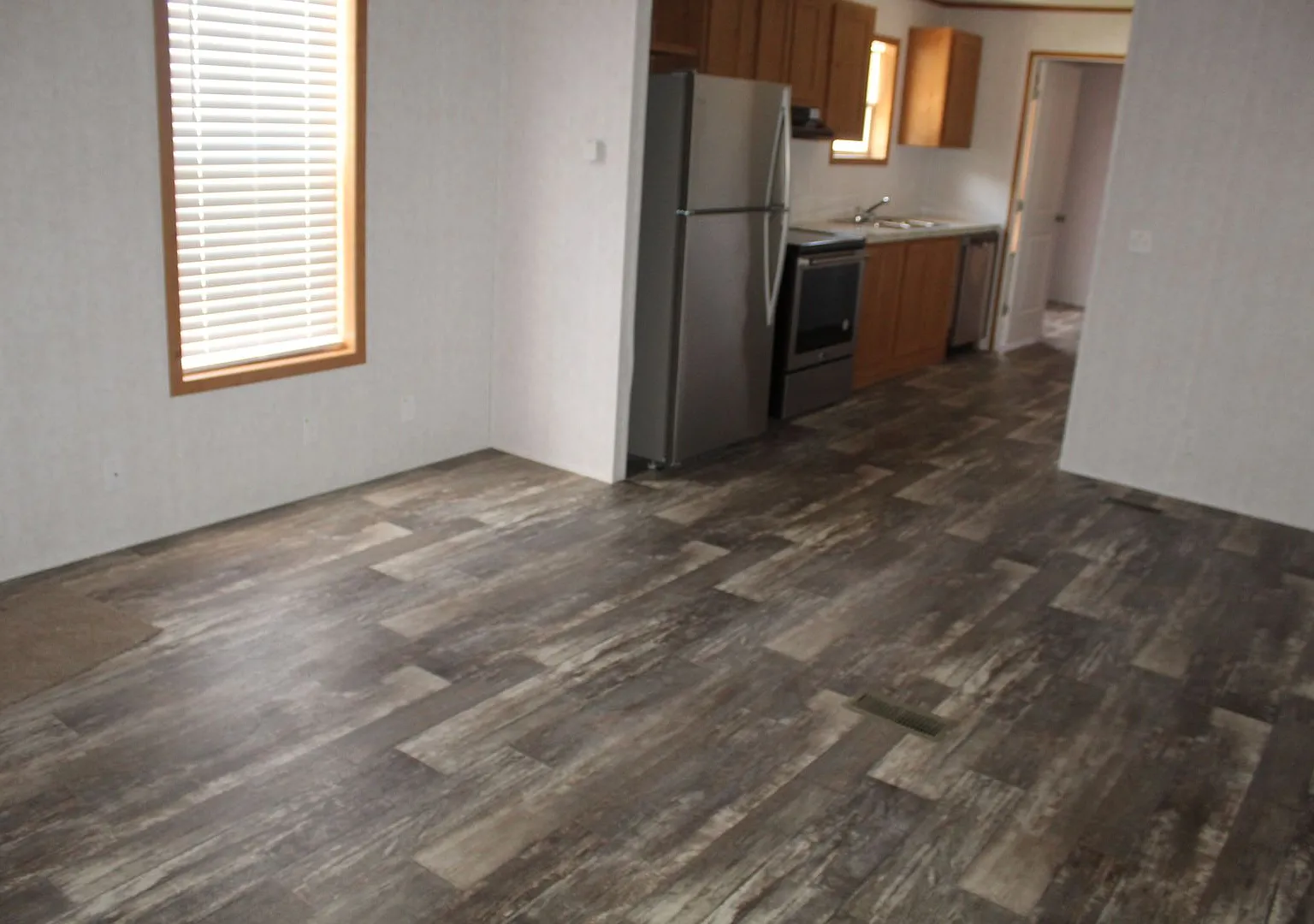 Mobile Home in Newberry Township — Photo 3