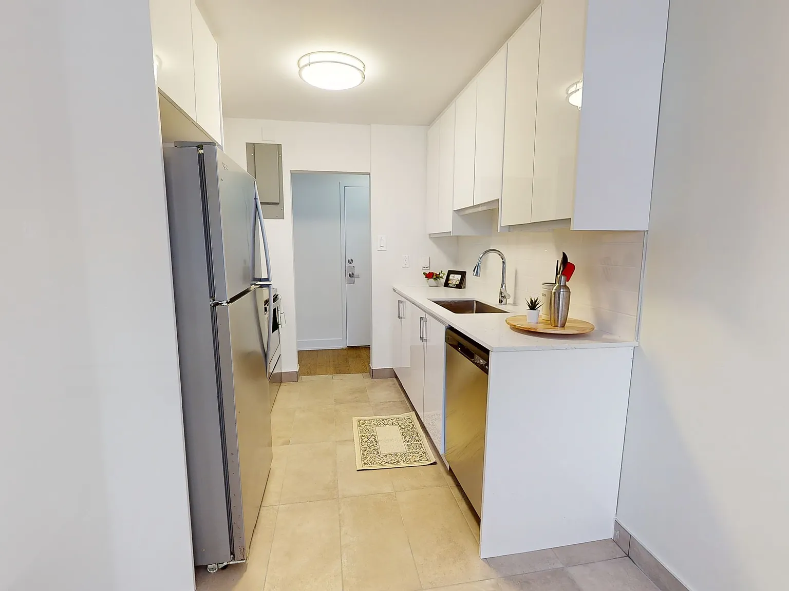 Gordon Avenue — Photo 1